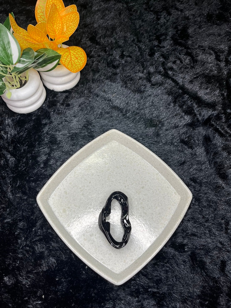 Glossy Irregular Shape Hair Claw Clip - Liwitan
