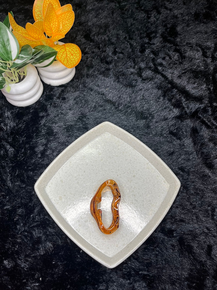 Glossy Irregular Shape Hair Claw Clip - Liwitan