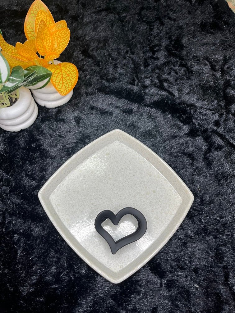 Large Matte Heart Hair Clip - Liwitan