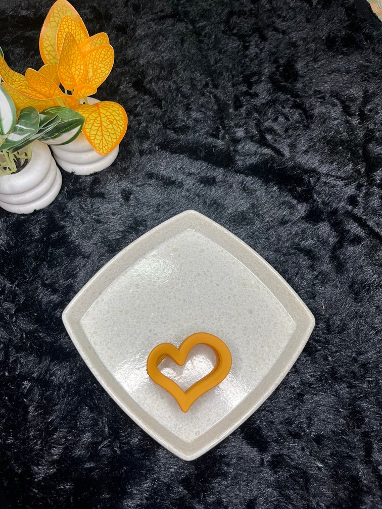 Large Matte Heart Hair Clip - Liwitan
