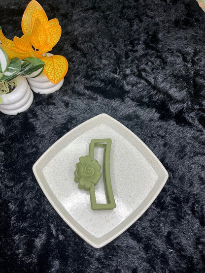 Matte Rectangle Flower Large Hair Claw - Liwitan